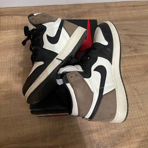 Jordan 1 Retro “Mochas”